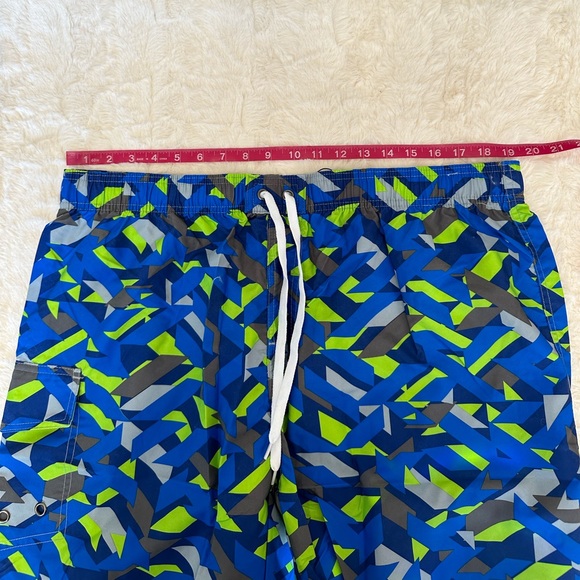 NWT. Men’s swim trunks. Size 40. - Picture 5 of 6